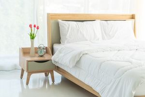 Кровати из ДСП и МДФ: преимущества и недостатки, фото