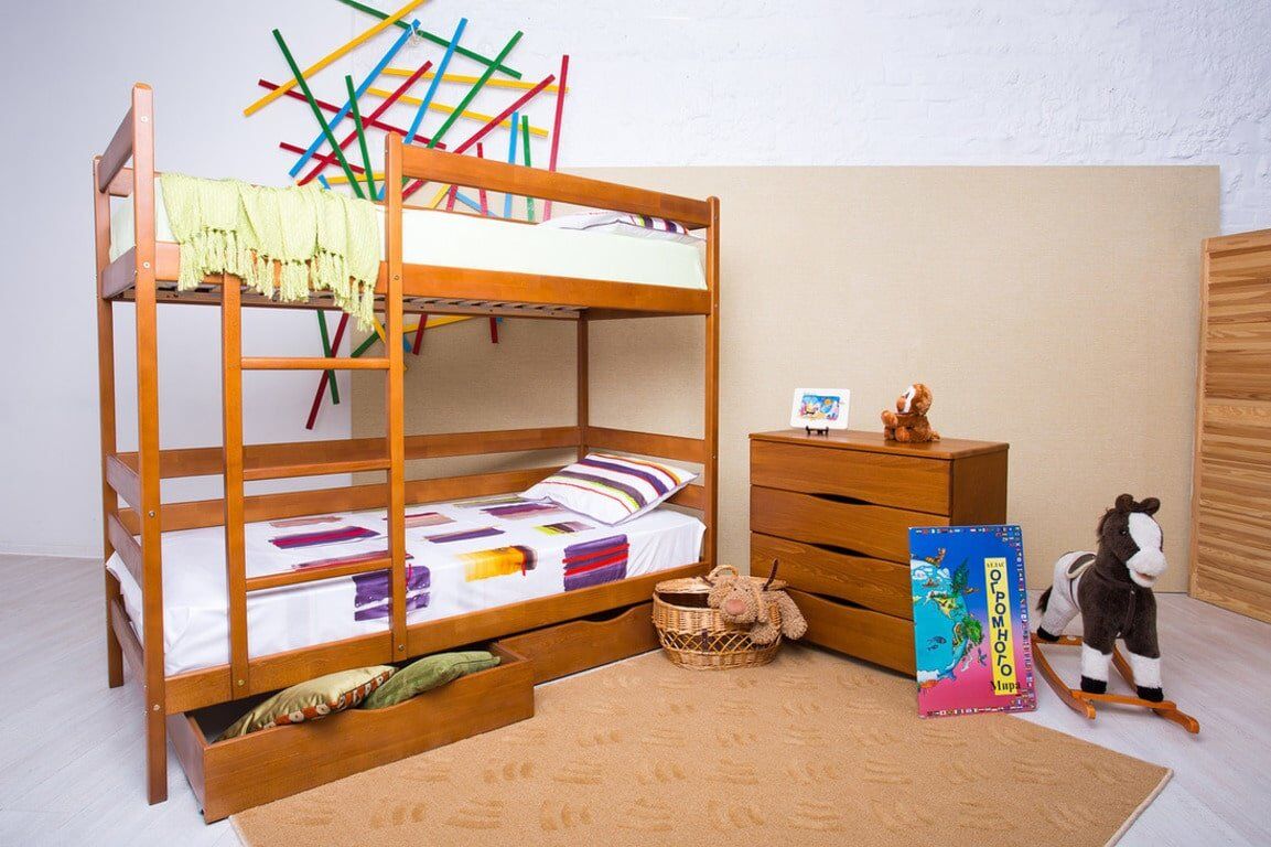 Дитяча кімната з ліжком